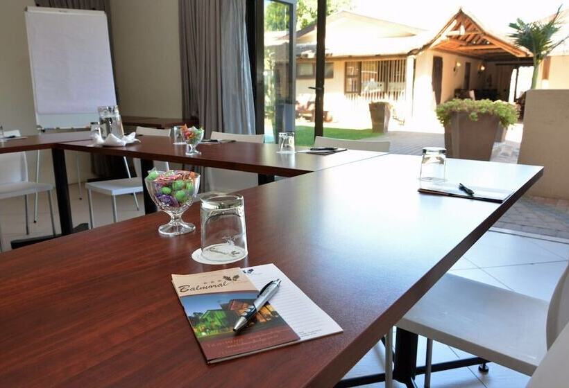 膳宿费 Balmoral Lodge