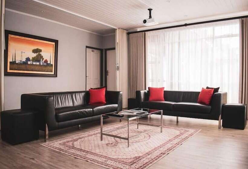 膳宿费 Balmoral Lodge