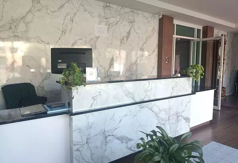 پانسیون Feelathome