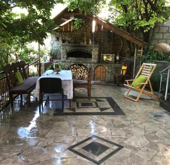 פנסיון Guest House Anahit Ijevan