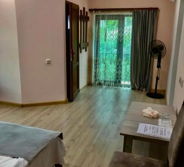 Majatalo Guest House Anahit Ijevan
