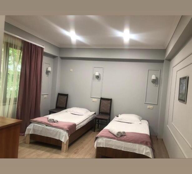 פנסיון Guest House Anahit Ijevan