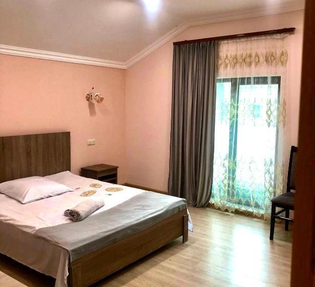 פנסיון Guest House Anahit Ijevan