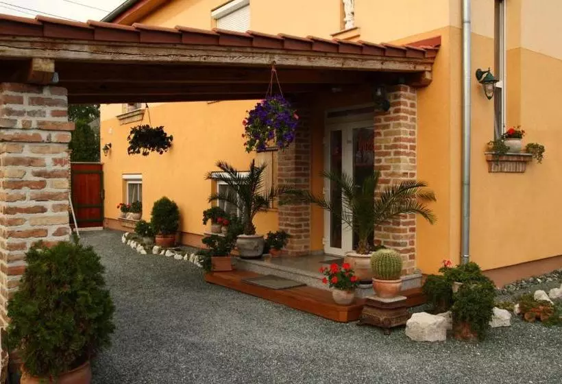 پانسیون La Villa Pergola