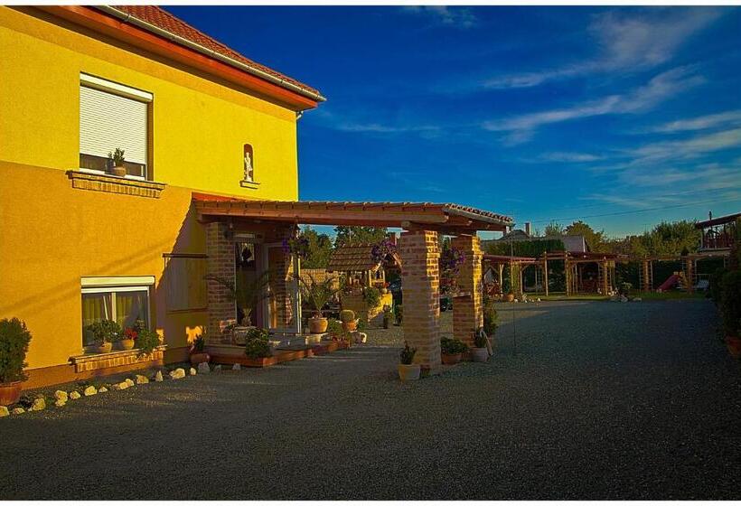 פנסיון La Villa Pergola