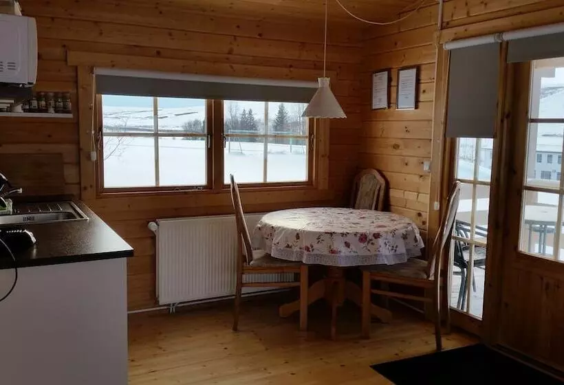 پانسیون Laugar Guesthouse