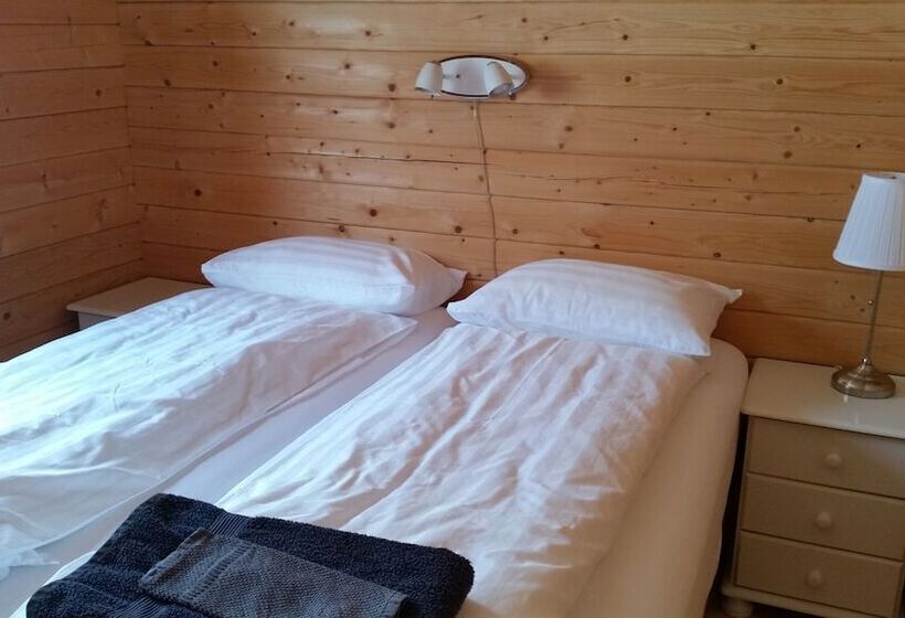 پانسیون Laugar Guesthouse