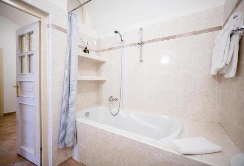 Panzió Orangerie By Kh