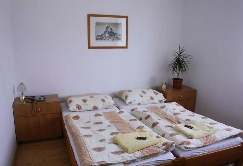 Majatalo Penzión Koras