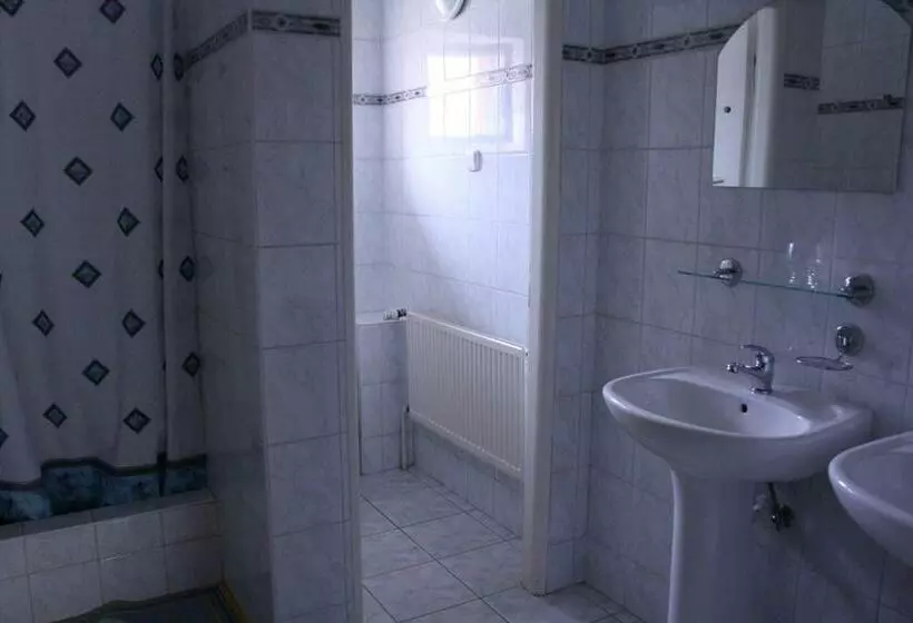 Majatalo Penzión Koras