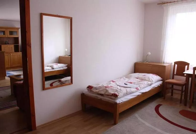 Majatalo Penzión Koras