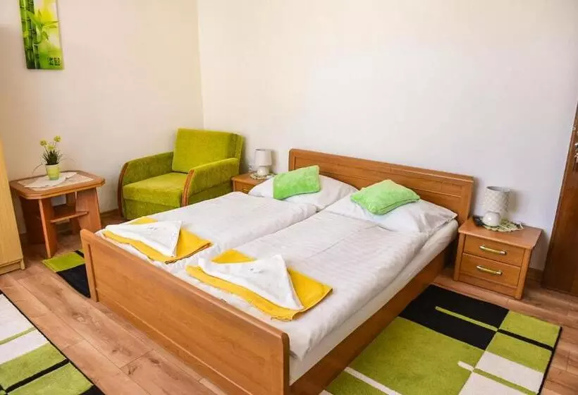 Majatalo Villa Felicity