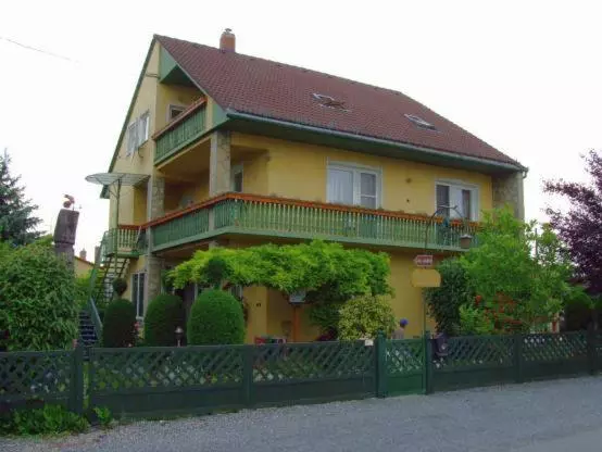 ペンション Grill Garten Vendégház