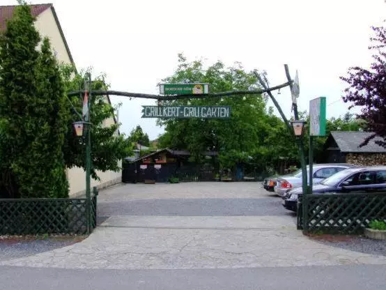 ペンション Grill Garten Vendégház