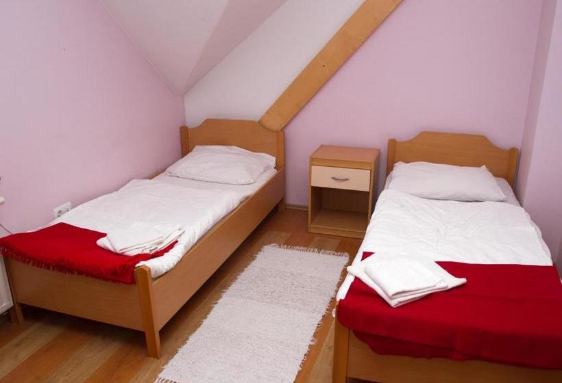 پانسیون Guest House Pri Treh Lipah