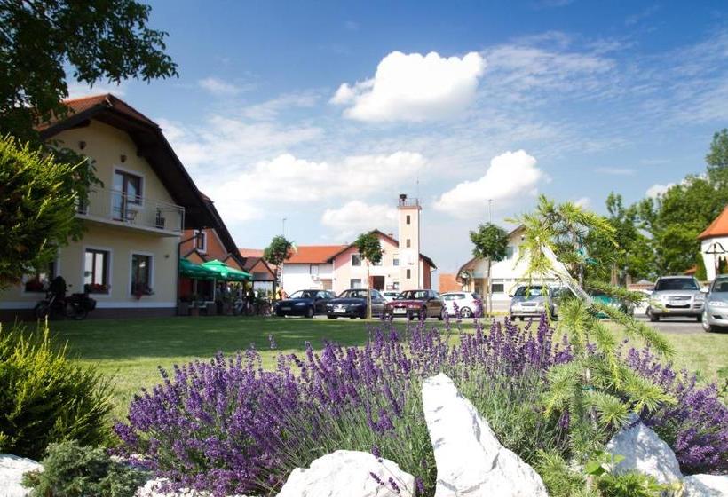 پانسیون Guest House Pri Treh Lipah