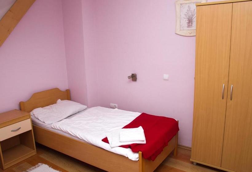 پانسیون Guest House Pri Treh Lipah