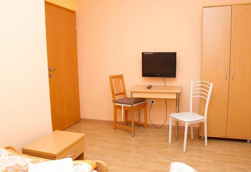 پانسیون Guest House Pri Treh Lipah