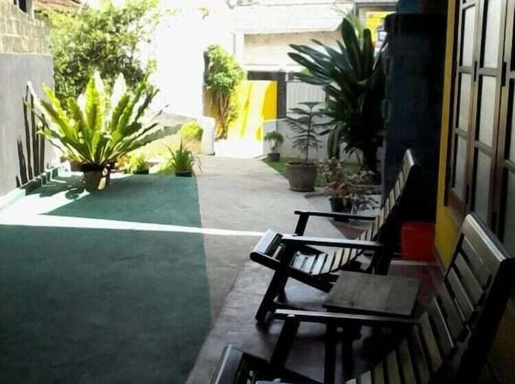 Pensionat Malika's Yellow House