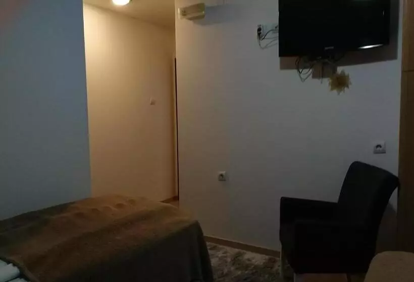 پانسیون Rooms Sanja