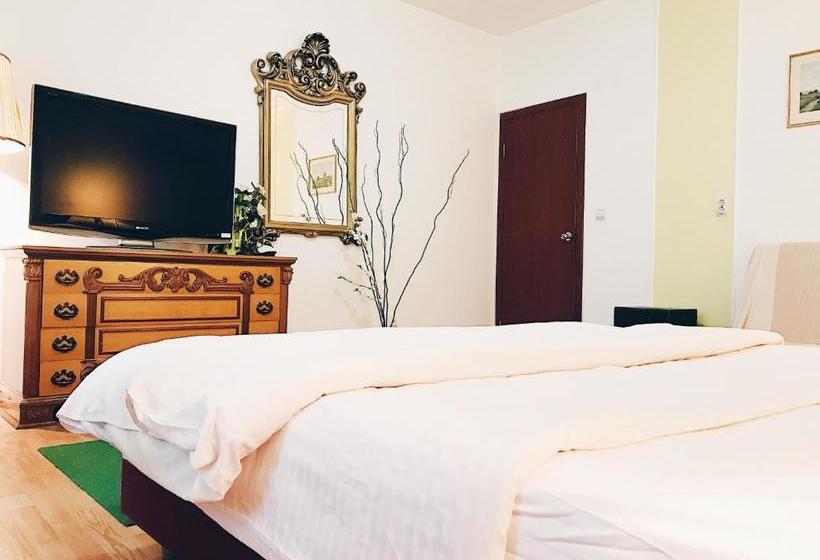 پانسیون Rooms Villa Luigi