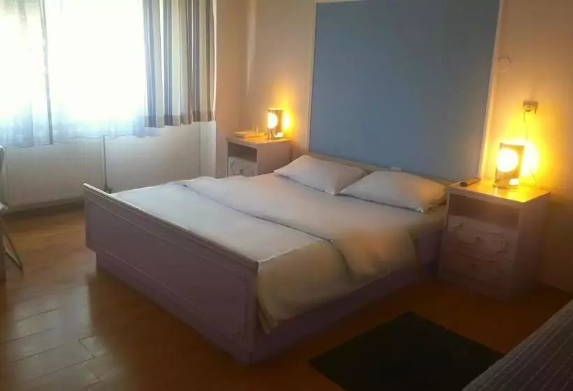 پانسیون Rooms Villa Luigi