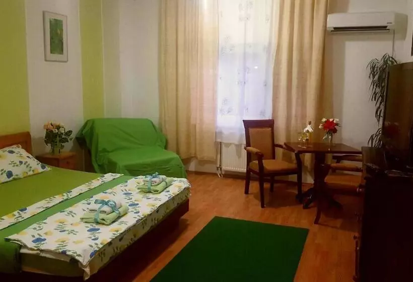 پانسیون Rooms Villa Luigi