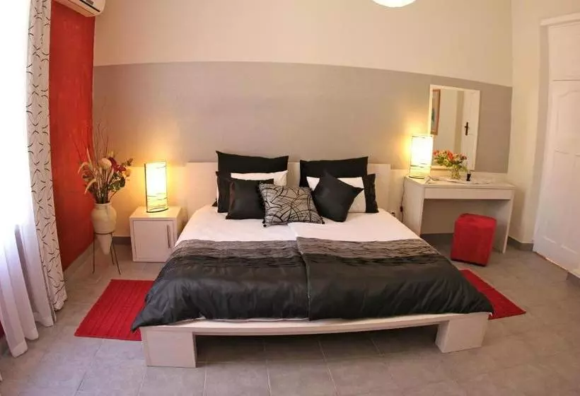 Majatalo Cape Valley Manor Guest House