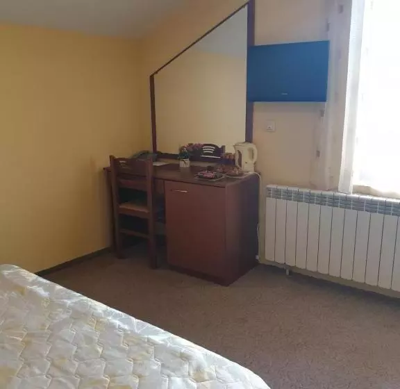 ペンション Guesthouse Kiritsovi