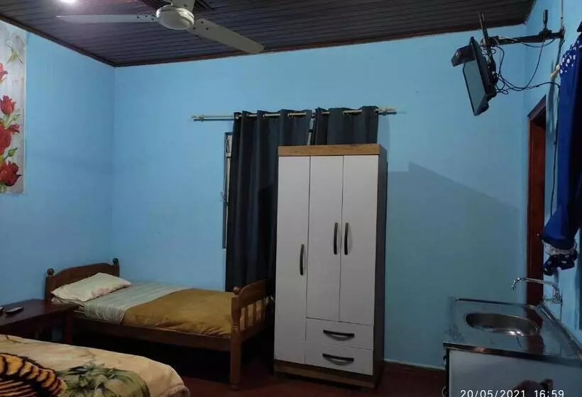 پانسیون Hummingbird Hostel