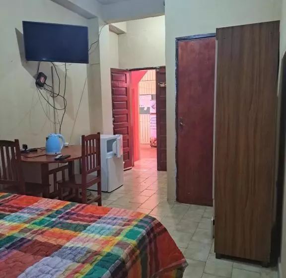 پانسیون Hummingbird Hostel