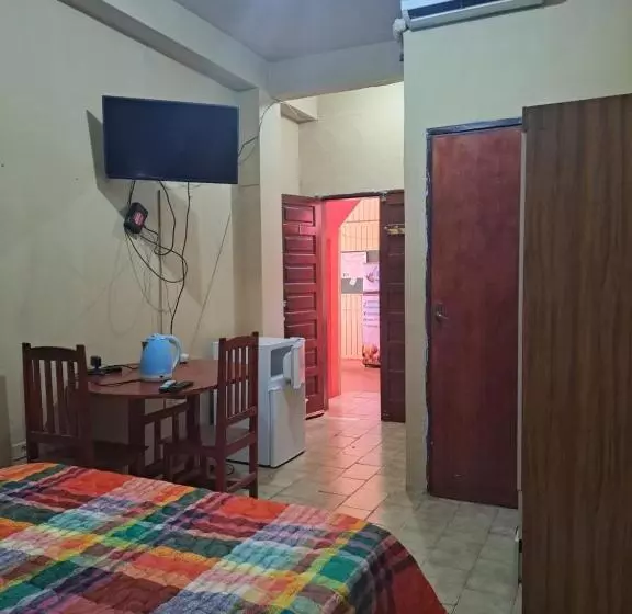 پانسیون Hummingbird Hostel