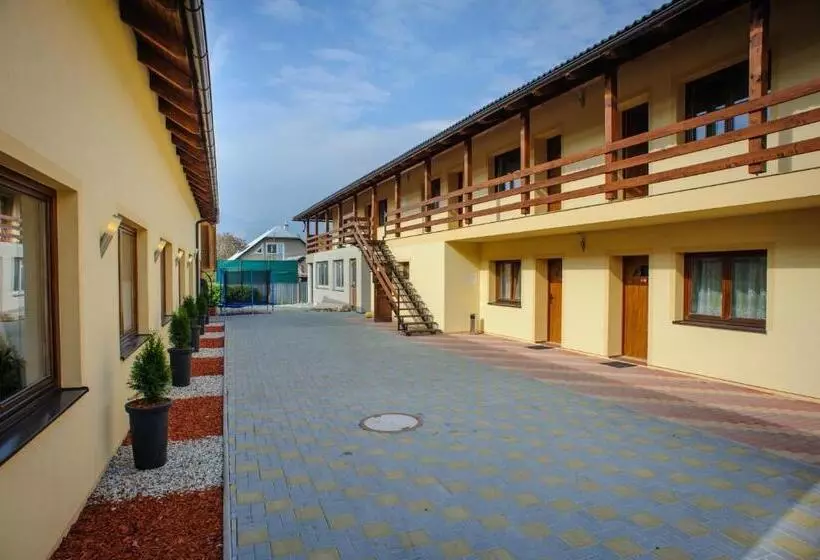 پانسیون Turciansky Dvor   Apartmany Turiec