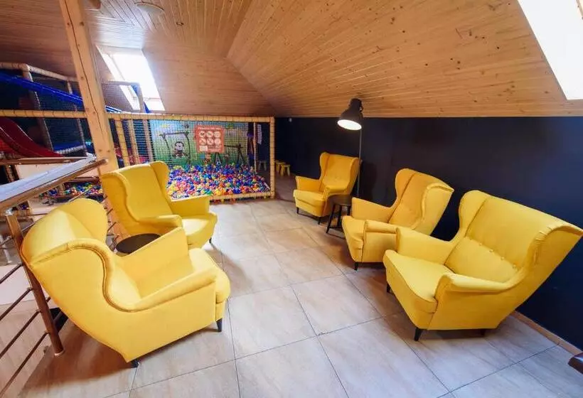 پانسیون Turciansky Dvor   Apartmany Turiec