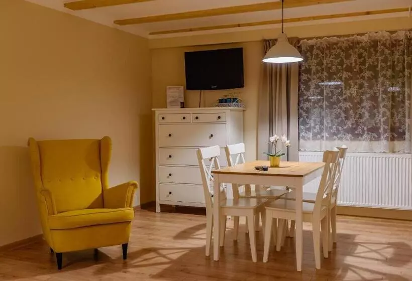 پانسیون Turciansky Dvor   Apartmany Turiec