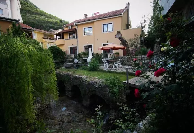 پانسیون Villa Botticelli