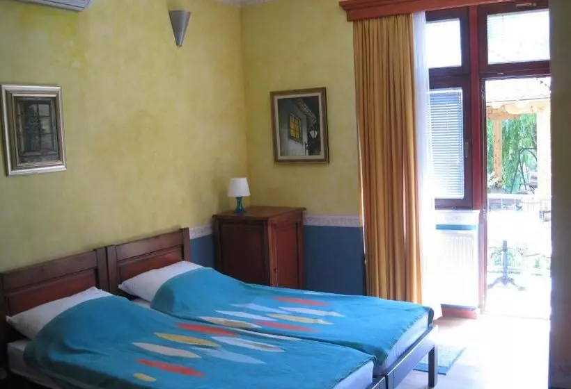 پانسیون Villa Botticelli