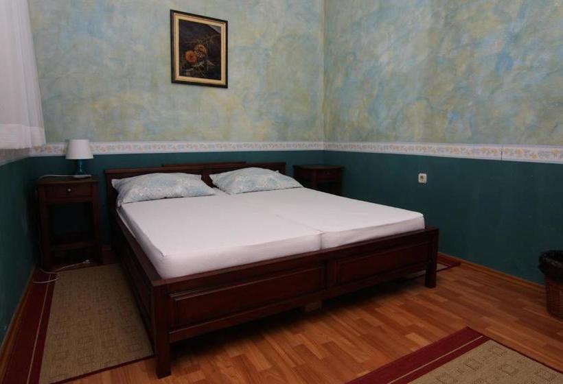 پانسیون Villa Botticelli