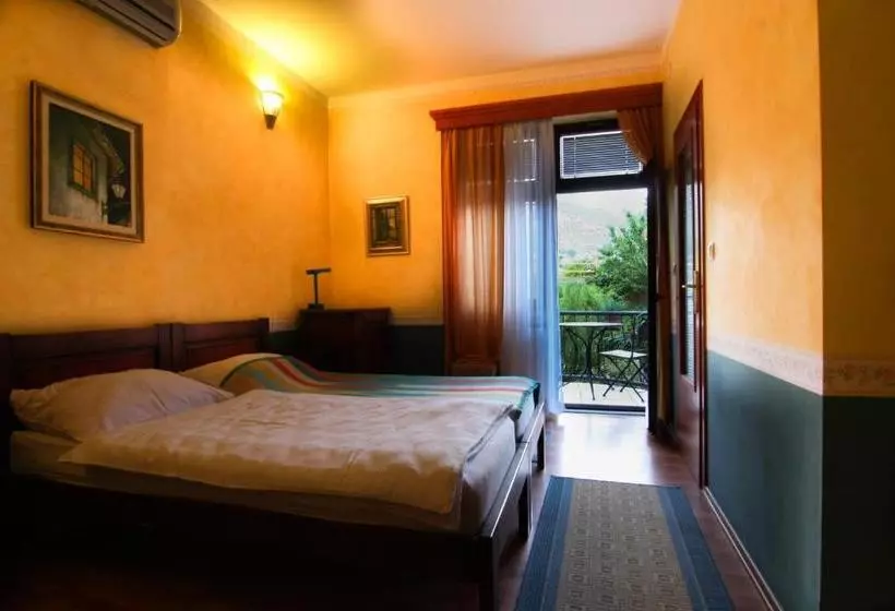 پانسیون Villa Botticelli