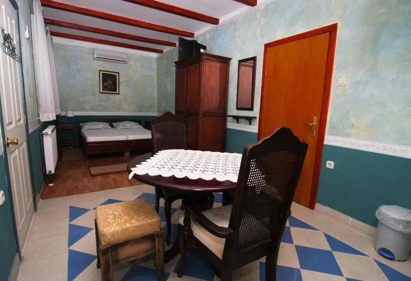 پانسیون Villa Botticelli