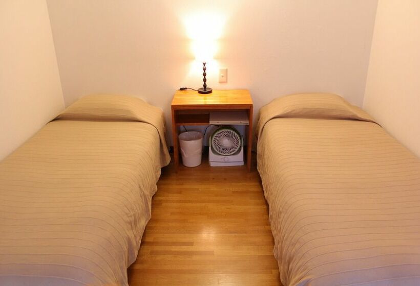 Пансион Weekend Shuffle Lakeside Inn