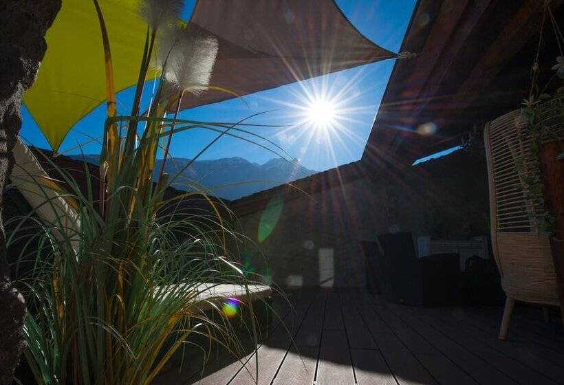 הוסטל Chez Constance