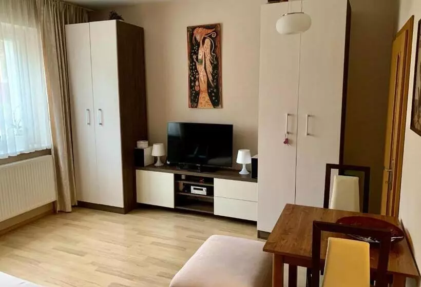 ペンション Park   2 Izbové Apartmány Na Prenájom