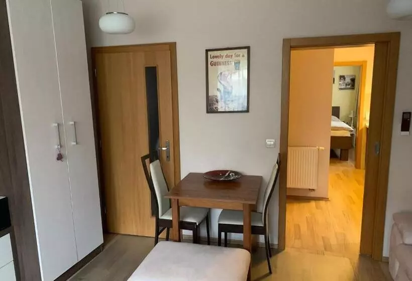 ペンション Park   2 Izbové Apartmány Na Prenájom