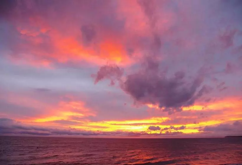 Majatalo Blitz Beach House Oceanside Suite