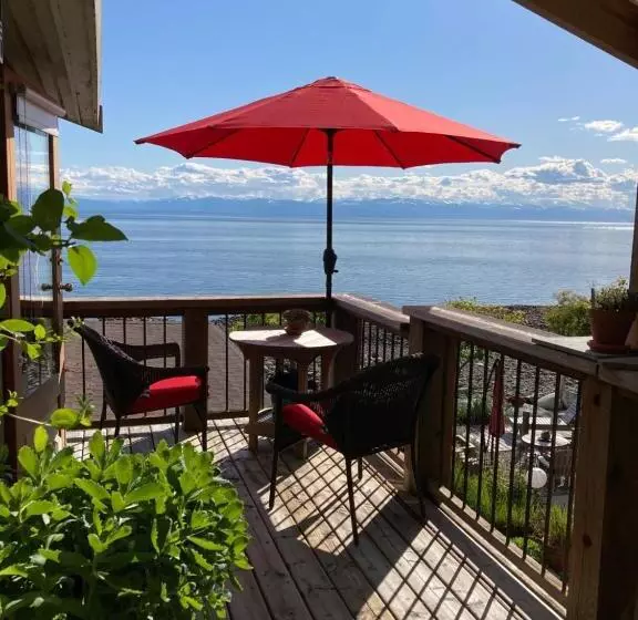 Majatalo Blitz Beach House Oceanside Suite