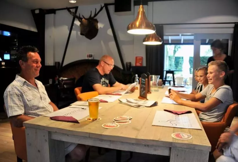 ペンション Herberg De Zwaan Hedel