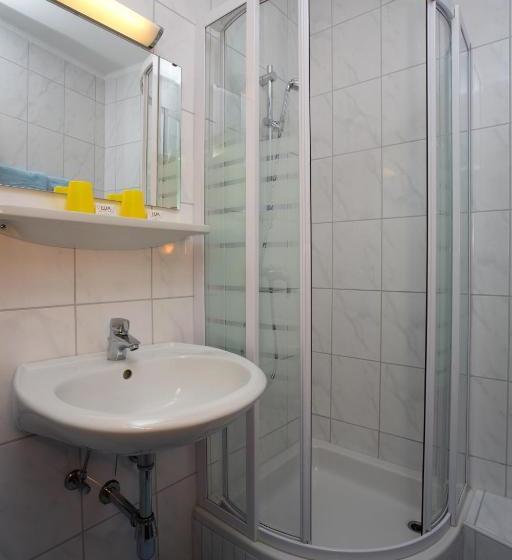 פנסיון Landhaus Gastein