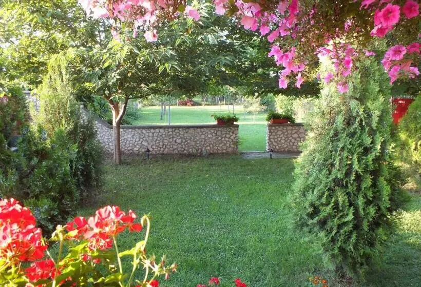 Pension Larisa