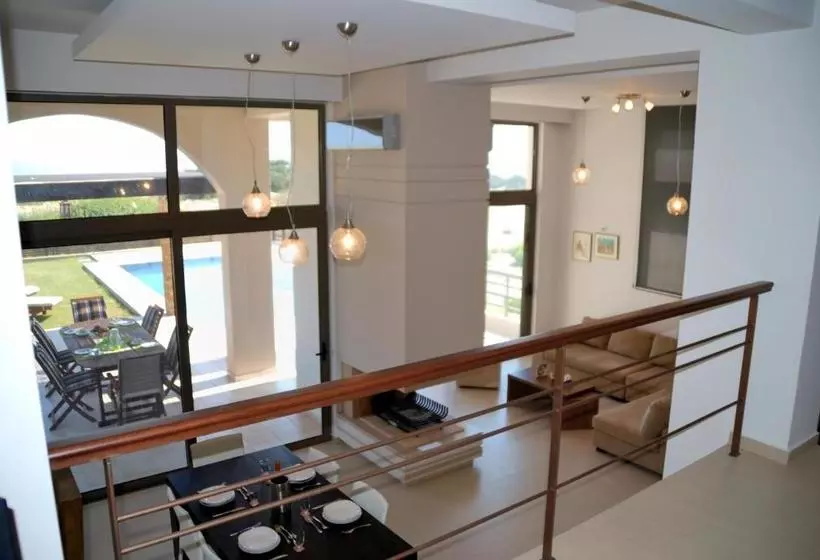 ホテル Blue Wave Villas